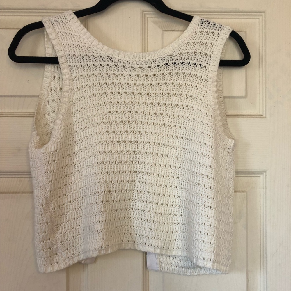 BETHANY MOTA TOP!